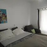 Διαμέρισμα Sea View Great Location Bars & *