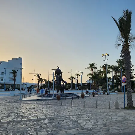 아파트 Cozy In Famagusta With Extra Beds