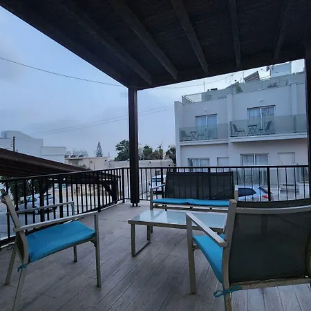 Cozy In Famagusta With Extra Beds 아파트 *
