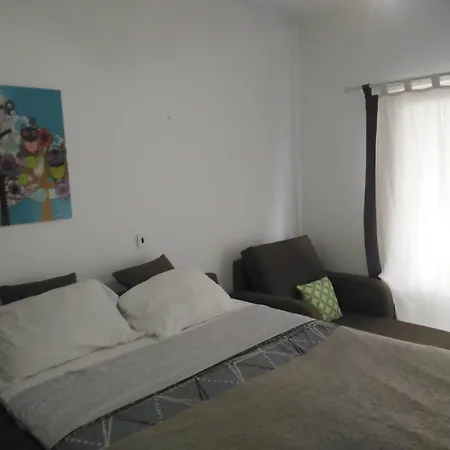 아파트 Cozy In Famagusta With Extra Beds *