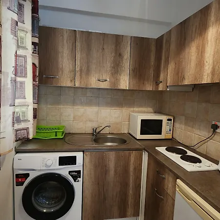 Cozy In Famagusta With Extra Beds *