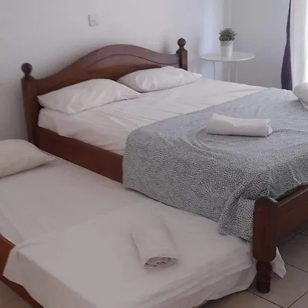 Cozy In Famagusta With Extra Beds