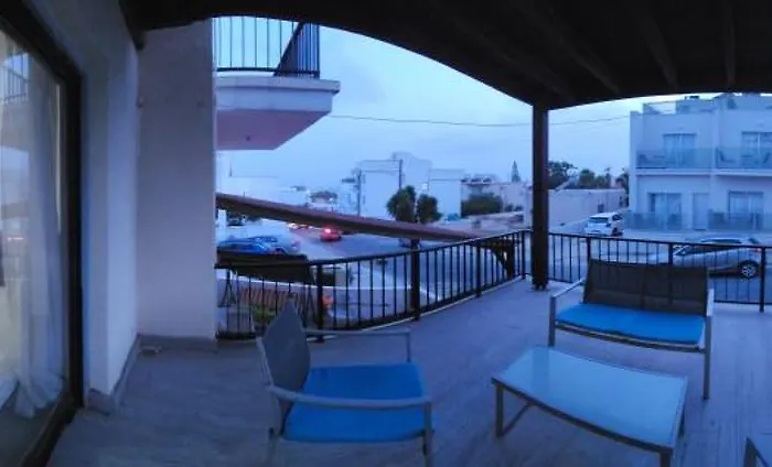 Sea View Great Location Bars & Appartement