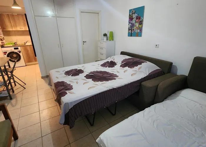 Sea View Great Location Bars & *