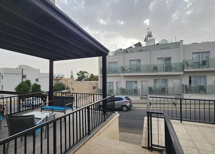 Sea View Great Location Bars &