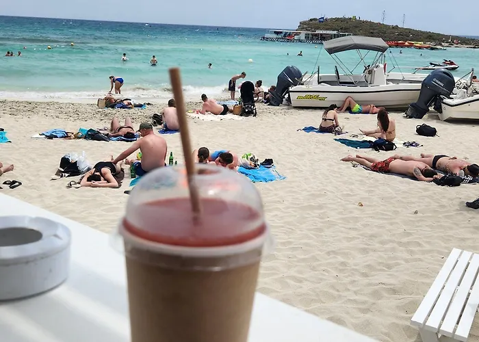 Sea View Great Location Bars & Ayía Nápa