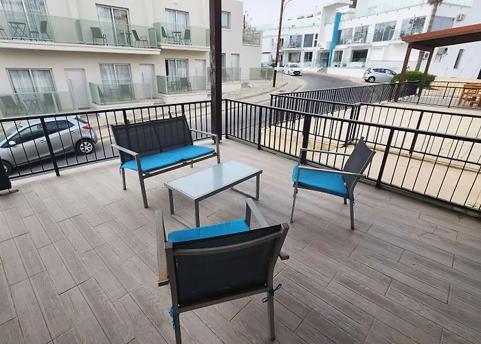 Sea View Great Location Bars &